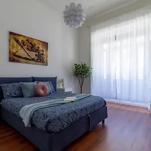 https://stradivarius-house-carozzi-apartments.italymilanhotels.net